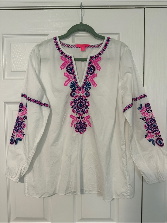 Lilly Pulitzer Tops - Lilly Pulitzer White Tunic with Pink & Navy Embroidery